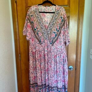Size 22-24 Beautiful pink dress. Lightweight. Flowy